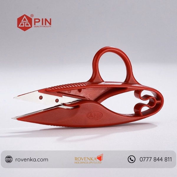 Finger Guard Yarn Scissors - Image 3